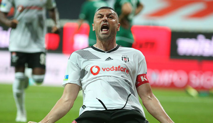Burak Yılmaz'a Beşiktaş'ta sürpriz görev! Futbolu bıraktıktan sonra...