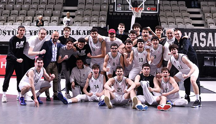 Erkek Basketbol Gençler Ligi Takımı yarı finale yükseldi!