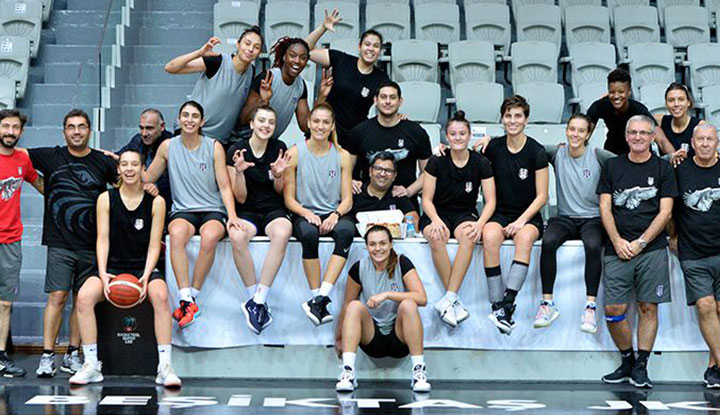Kadın Basketbol Takımı Başantrenörü Cihat Barış Akgün’ün doğum günü kutlandı