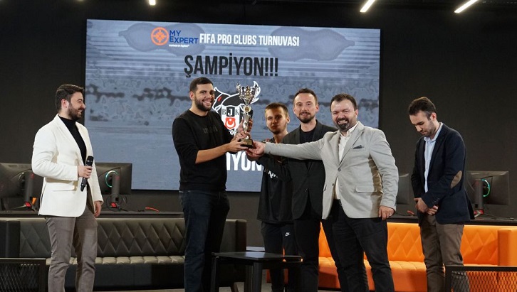 Namağlup Şampiyon Beşiktaş Esports
