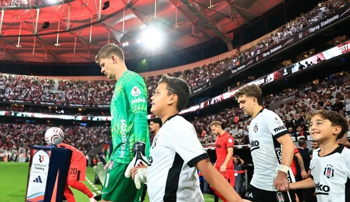 Nübel’den flaş açıklamalar! “Çocukken hayal ettiğim atmosferi yaşıyorum”