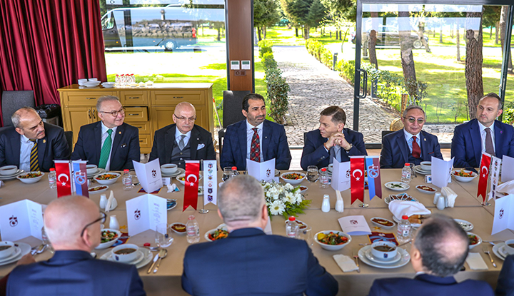Şampiyon kulüplerin divan başkanları bir araya geldi! Beşiktaş'tan Tevfik Yamantürk katılım sağladı