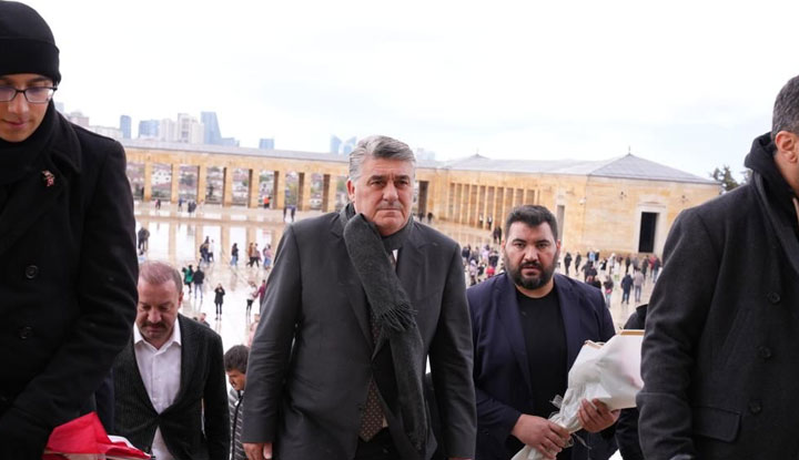 Serdal Adalı’dan Anıtkabir’e ziyaret!