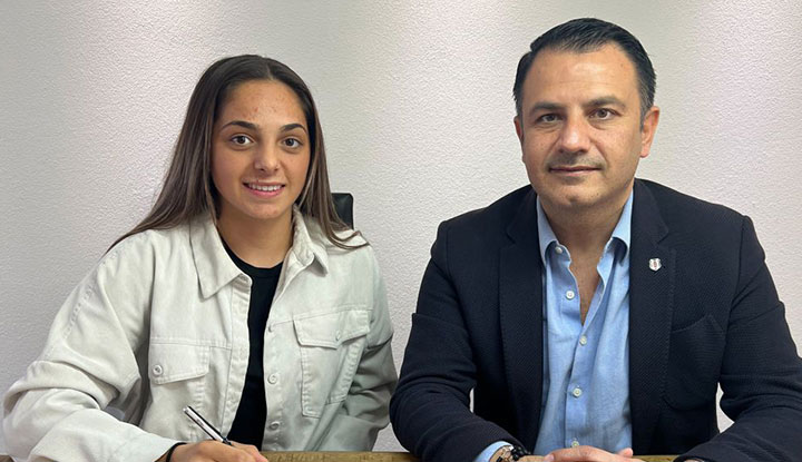 Tülin Kuyucak, Beşiktaş Vodafone'a imza attı