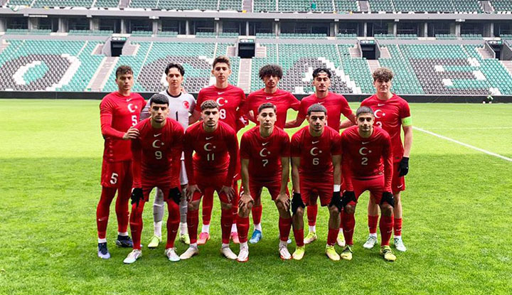 U18 Milli Takımı, Romanya'yı 3 golle geçti! Emirhan İlkhan'dan gol geldi