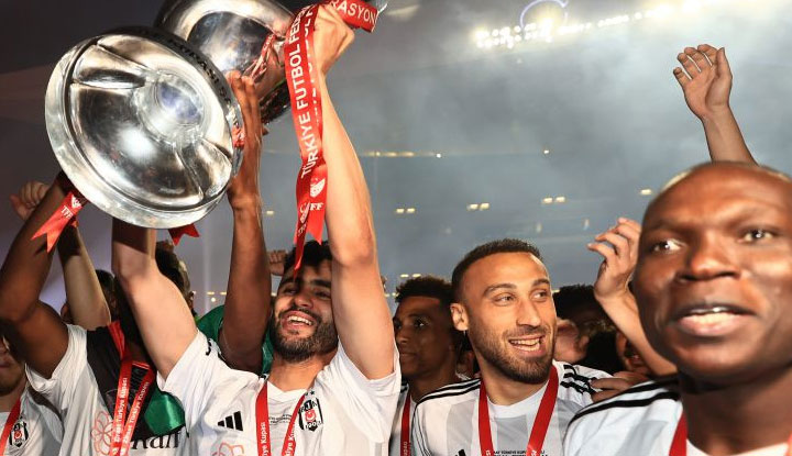 Yıldız oyuncu Beşiktaş'a veda etmeye hazırlanıyor!