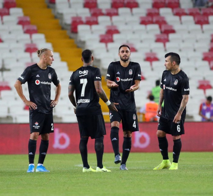 Sivasspor-Beşiktaş maçından yansıyanlar